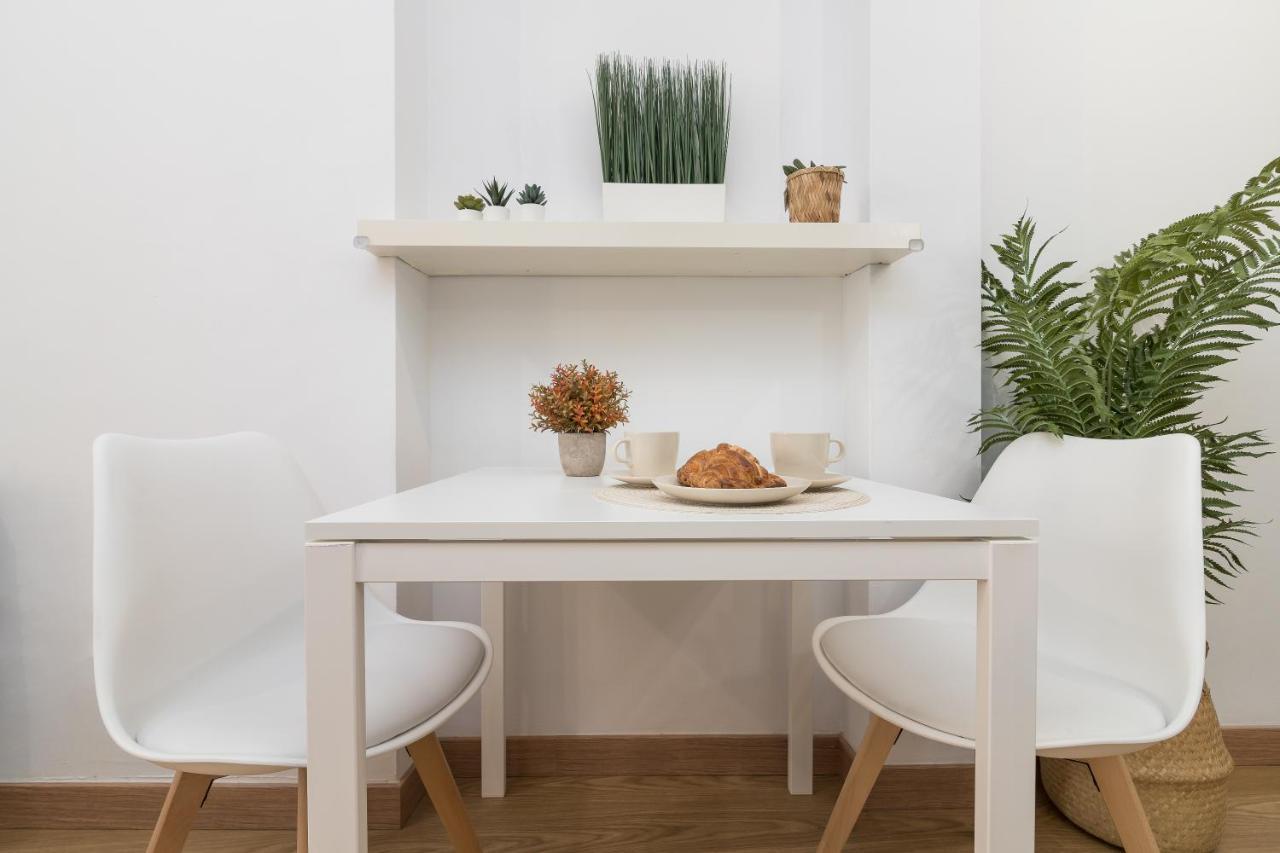 Precioso Apartamento Con Habitacion Separada En Centro Historico De Málaga Eksteriør bilde